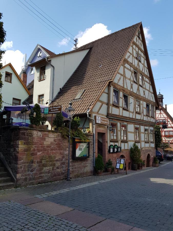 Zum Burgtoerle Hotel Walldurn Bagian luar foto
